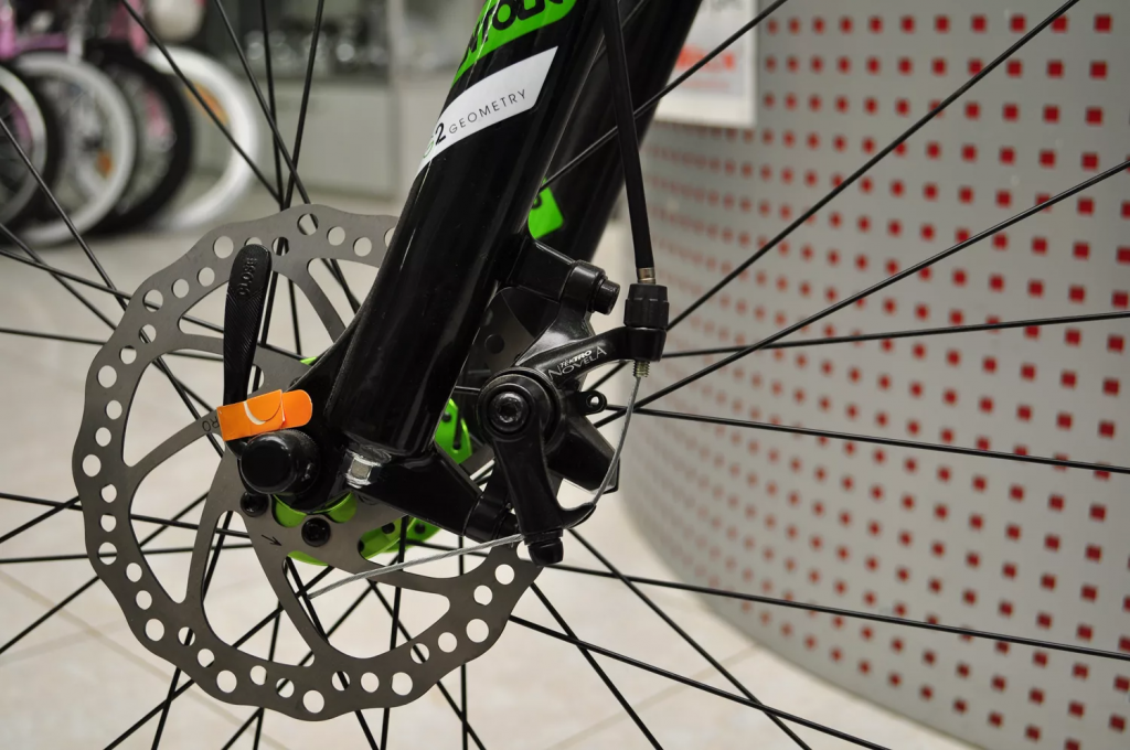 Дисковые тормоза